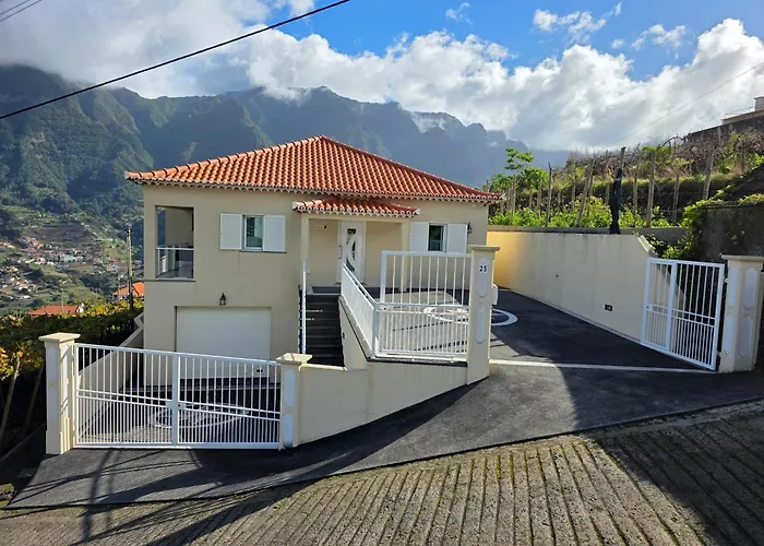 Margarida Madeira Willa São Vicente