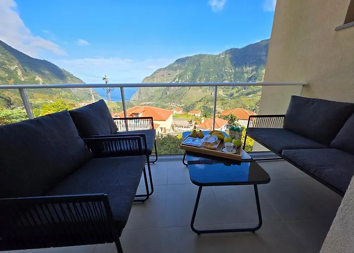 Margarida Madeira Willa *