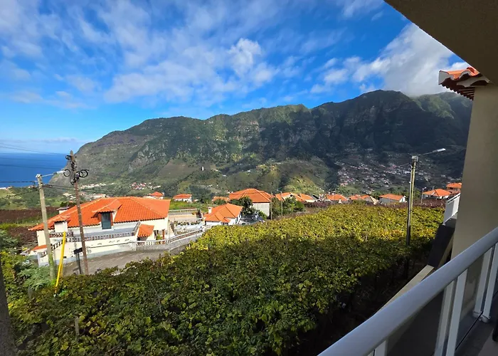 Willa Margarida Madeira *