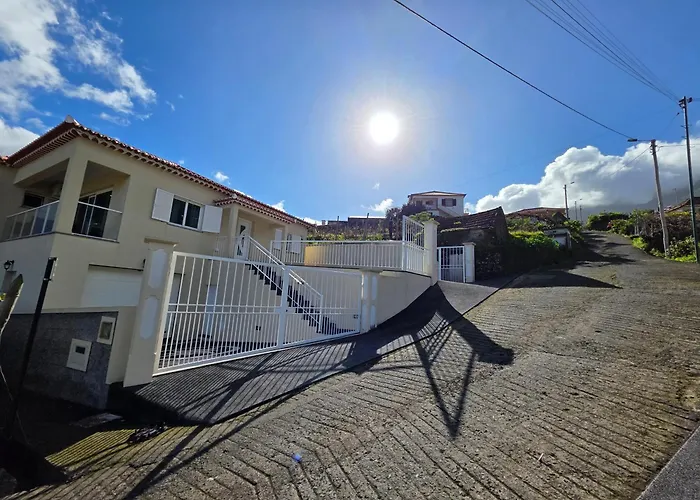 Margarida Madeira Willa *