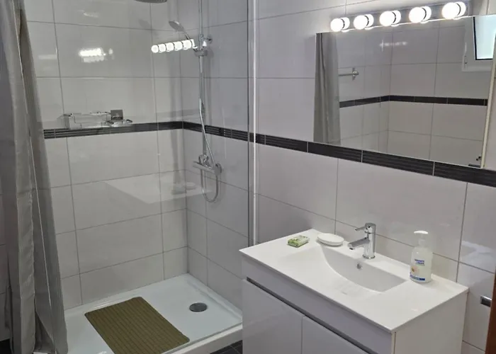 Margarida Madeira Вилла *